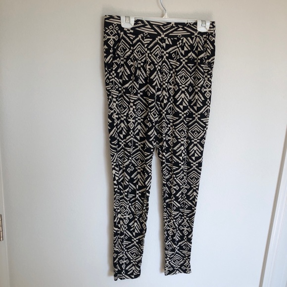 Forever 21 Boho Aztec Stretchy Pants - Picture 3 of 10